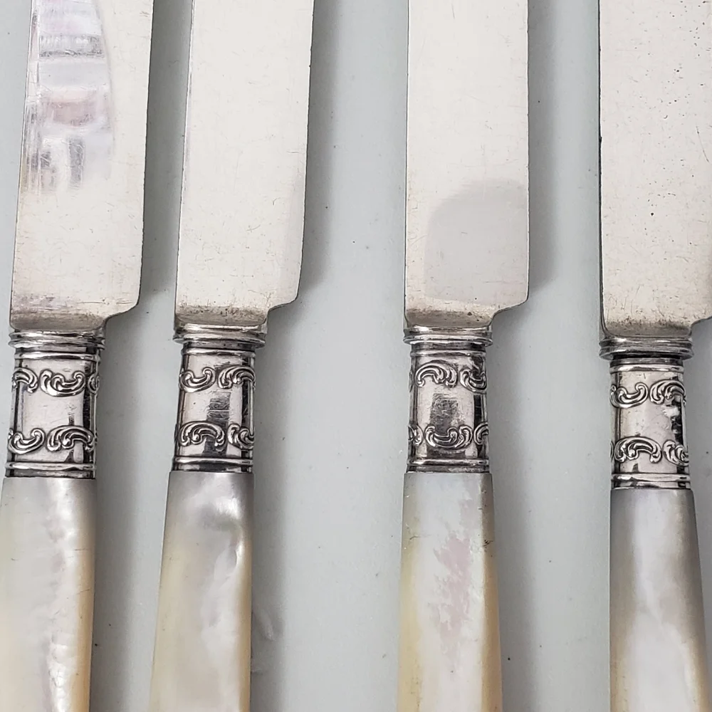 Landers, Frary & Clark Set of Mother-of-Pearl Handle Knives - 8 Pieces - Picture 4 of 16